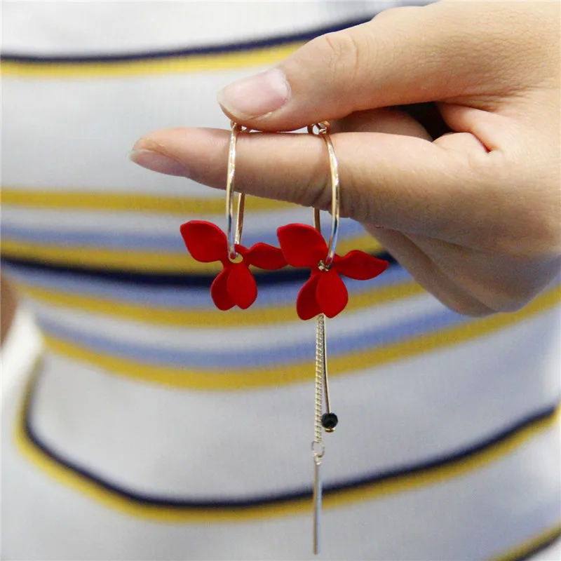 Aretes de mujer, современный дизайн, асимметричные серьги с цветами и кисточками, висячие серьги, ювелирные серьги, корейские серьги для женщин - Окраска металла: 2