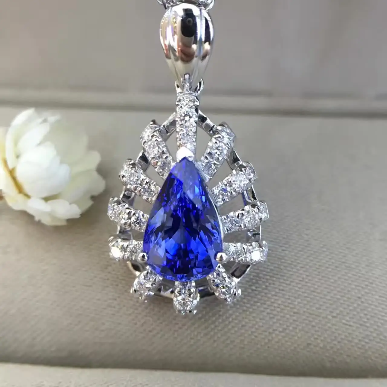 1.470ct+ 0.192ct 18K белое золото натуральный сапфир и кулон ожерелье с бриллиантами инкрустированные Завод Новое поступление ювелирные изделия