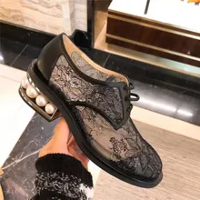 Роскошная брендовая Дизайнерская обувь г.; женские туфли на каблуке со шнуровкой и жемчугом; элегантные женские туфли с круглым носком, Украшенные бусинами; цвет белый, черный