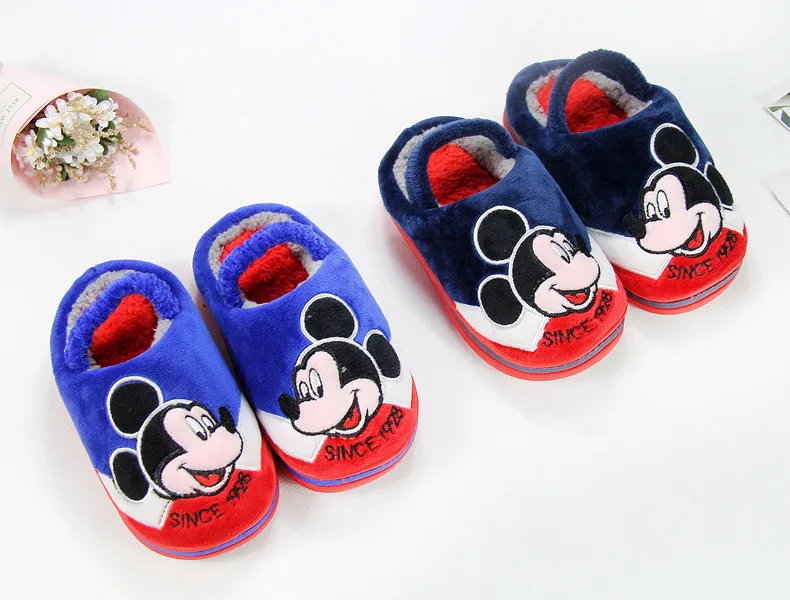 Disney/Детские хлопковые тапочки; коллекция года; Новинка; зимняя домашняя обувь для мальчиков и девочек; теплая хлопковая обувь на каблуке; обувь для родителей и детей; Микки