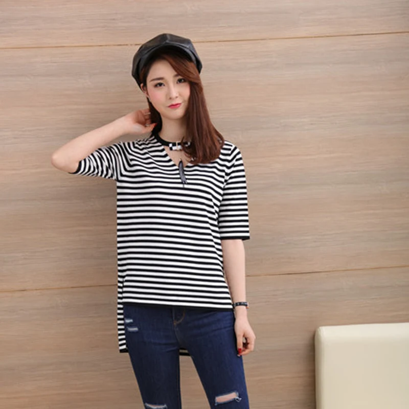 Женская футболка с V-образным вырезом в полоску | одежда