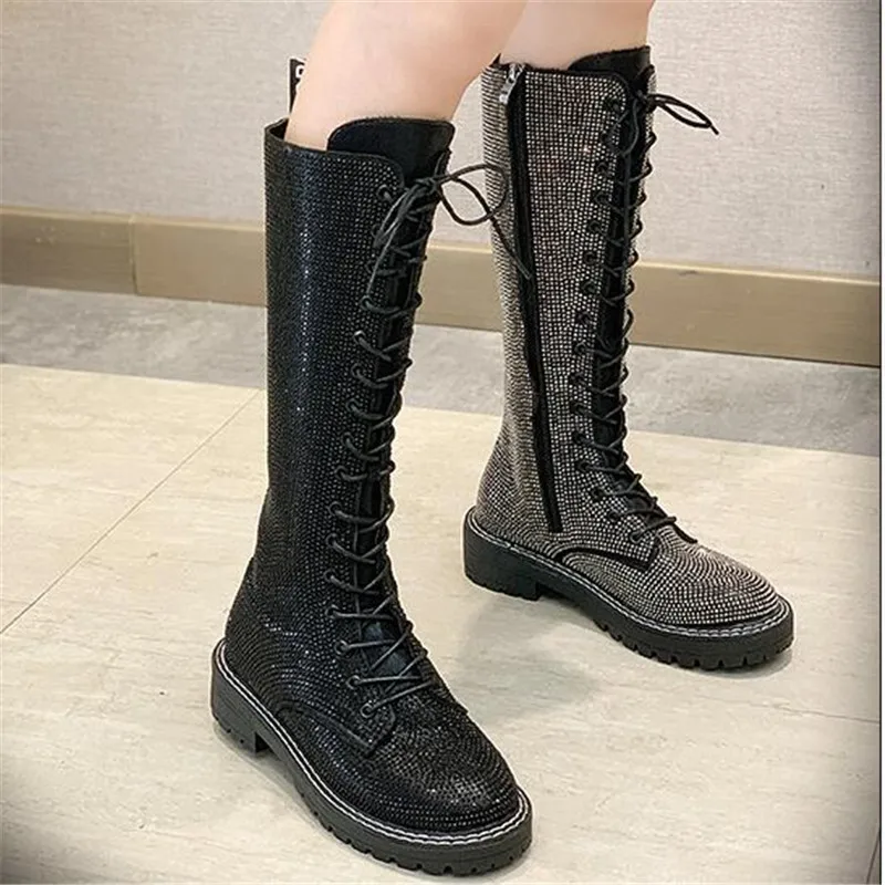 Cena Moda Sexy kobiet sznurowane kolana wysokie długie buty Bling Rhinestone skórzane buty na platformie czarny srebrny Zapatos De Mujer