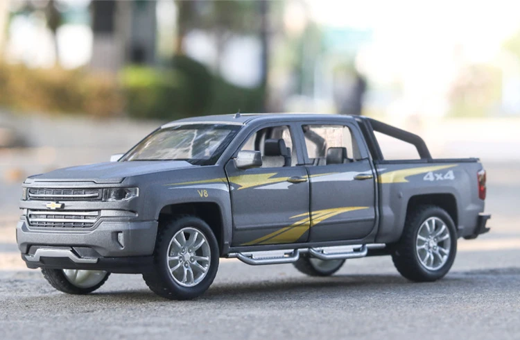 1:32 литая под давлением игрушечная Модель автомобиля Моделирование Silverados пикап металлический сплав двери автомобиля открытый выдвижной задний звуковой светильник автомобиль мальчик игрушки подарок