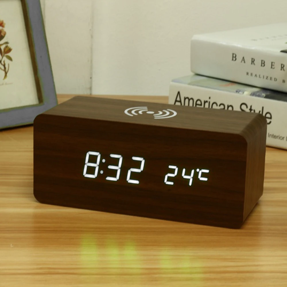 Brown wood СВЕТОДИОДНЫЙ цифровой Деревянный Будильник Qi Беспроводное зарядное устройство док-станция со звуковым управлением USB 4 цвета дополнительно деревянный светодиодный часы Прямая поставка - Цвет: Brown wood