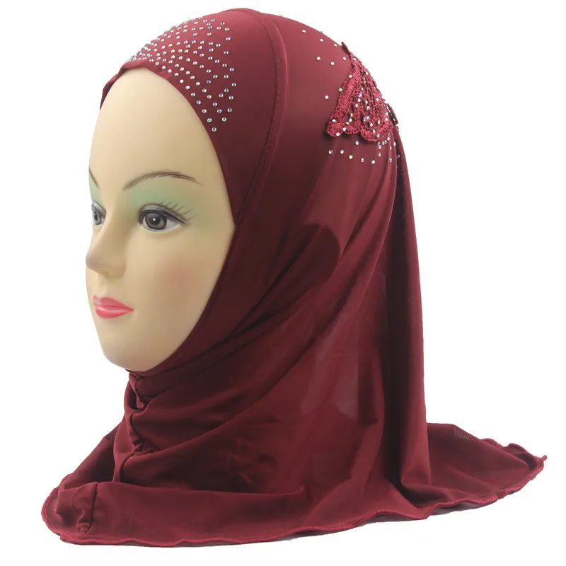 Girls Hijab Kids Muslim Beautiful Embroidery Hijab Islamic Fashion Scarf Shawls Flower Pattern about 45cm - Цвет: Wine Red