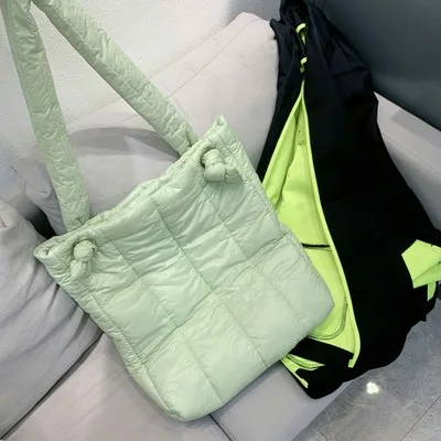 Новая женская сумка-тоут, космические хлопковые сумки, пуховые мягкие сумки на плечо, Большая вместительная зимняя нейлоновая теплая сумка в клетку - Цвет: Светло-зеленый
