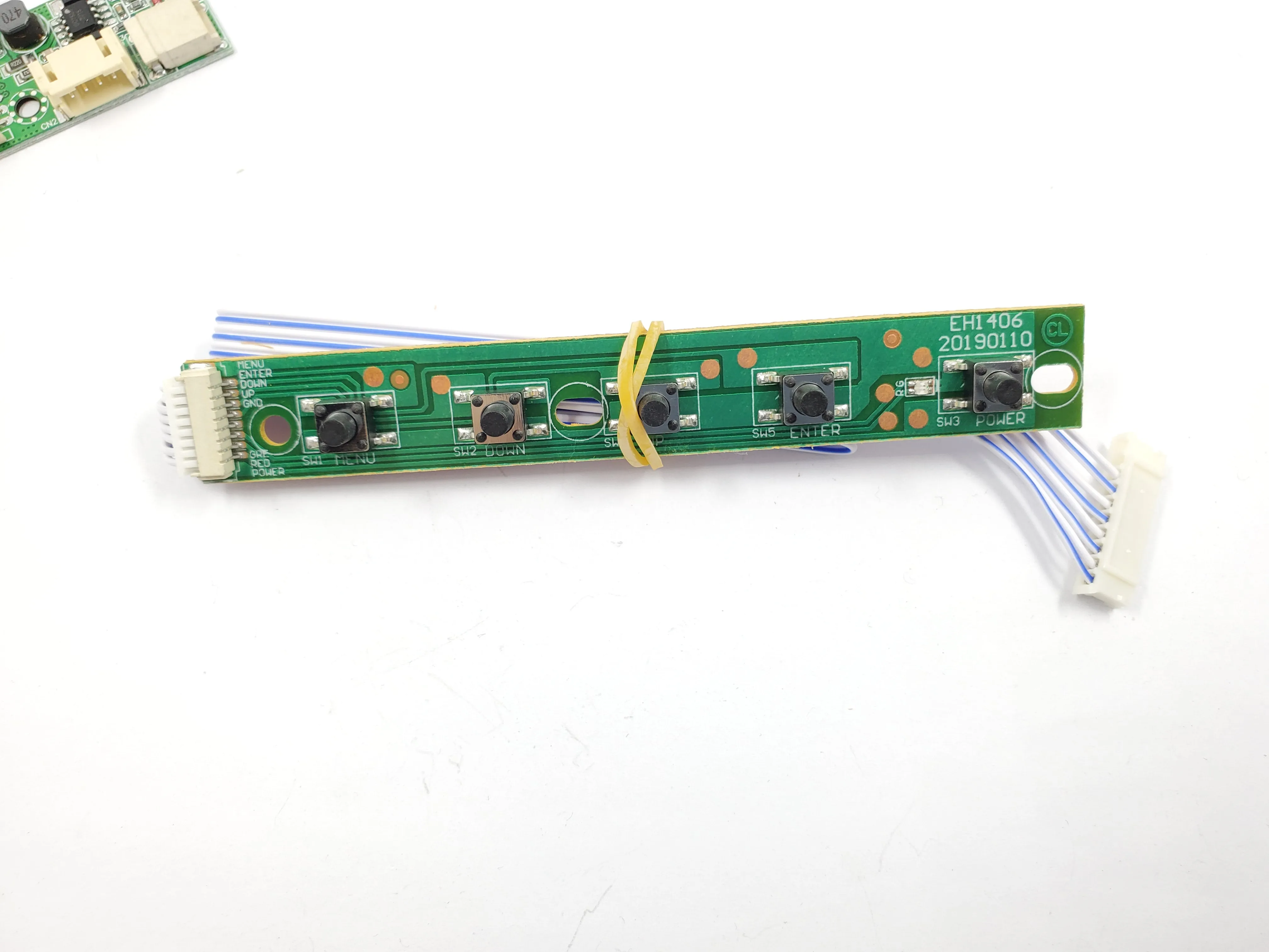 カラクラの筐体にiPadの液晶とHDMIコントローラーを組み込んだもの VESA カラクラの筐体にiPadの液晶とHDMIコントローラーを組み込んだ