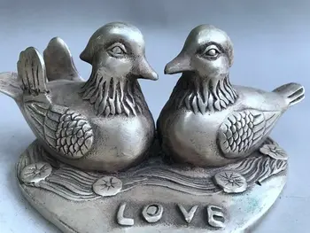 

The design of hand-carved animals of pure copper in ancient China
