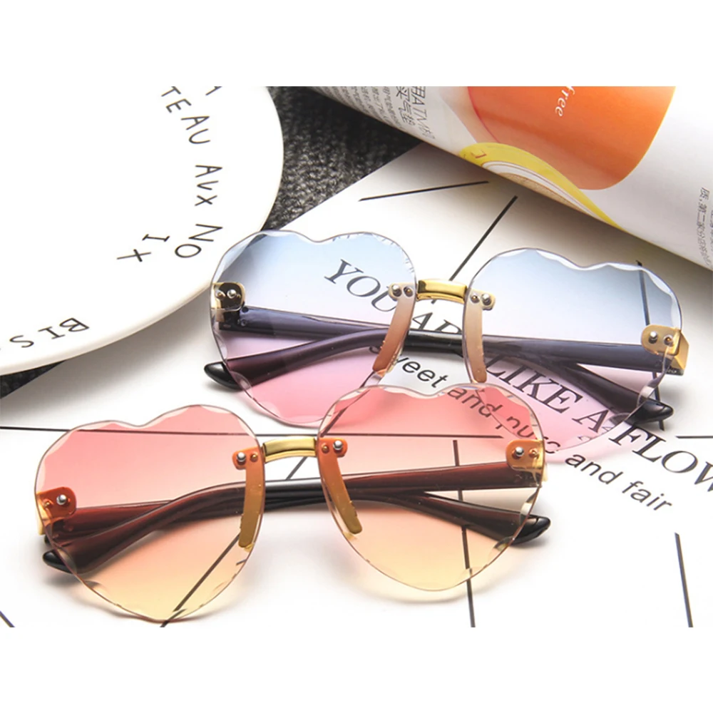 1PC Girls Cute Heart Rimless Frame Sunglasses Children Kids Gray Pink Red Lens Fashion Boys Girls UV400 Protection Eyewear New