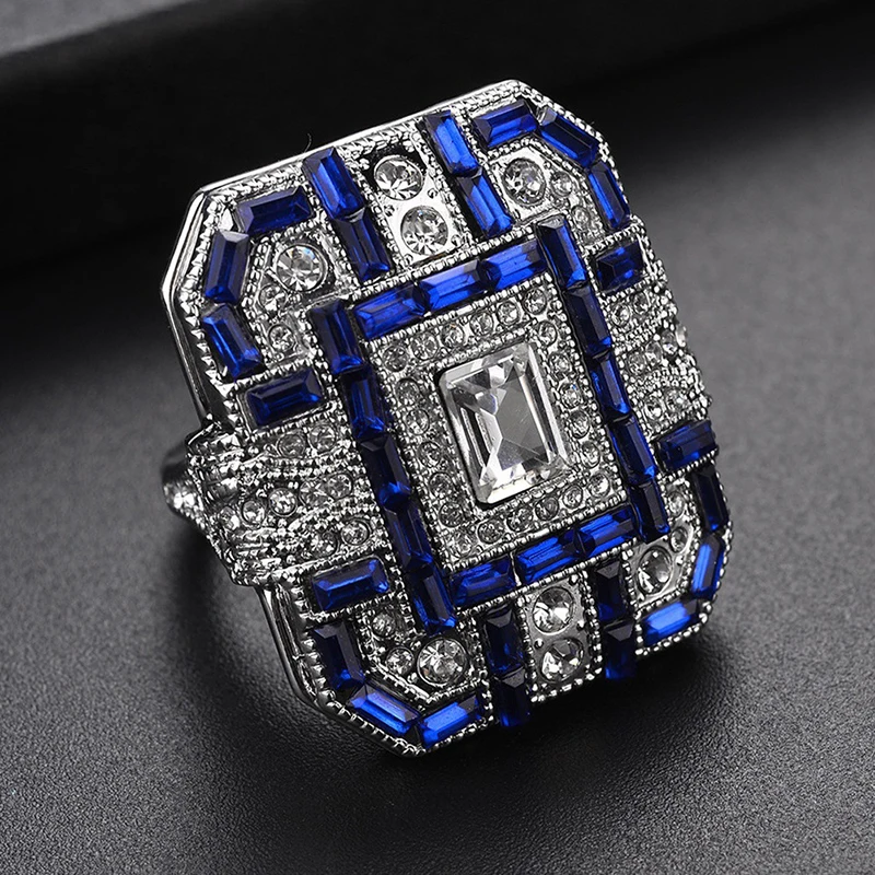 Женское кольцо с голубым кристаллом AMORUI серебряное кубическим цирконием