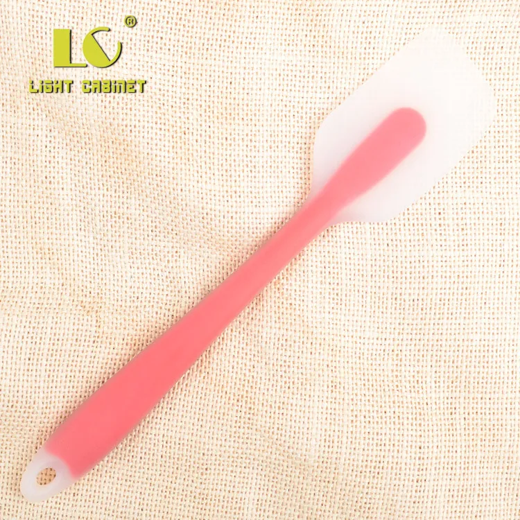 Currently Available Wholesale Translucent FDA Silica Gel Large Size One-piece Scraper Cake Scraper Baking Tool