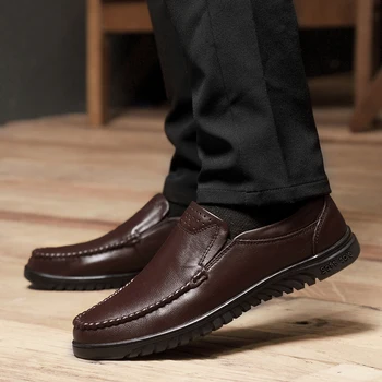 

High Quality Natural Leather Men Loafers Moccasins Breathable Casual Men Shoes Plus Size Comfortable Driving Shoes Men