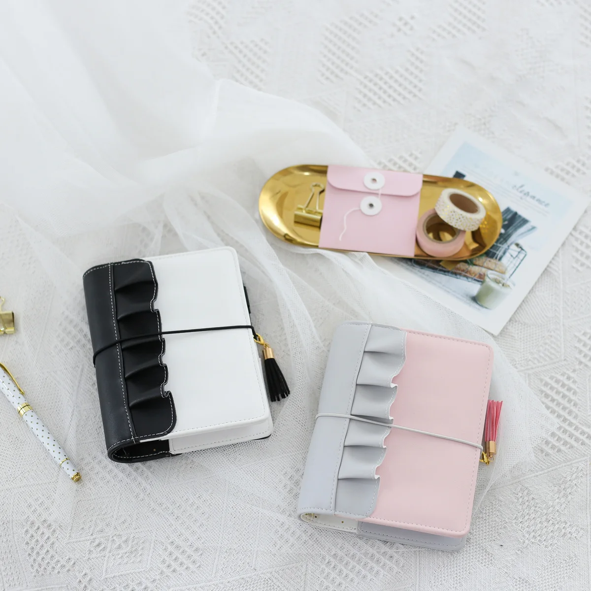 

Lovedoki Flounces patterns Rings Two-tone Portable Notebook A6 Size Agenda Organizer Diary Book Planner Journals Memos
