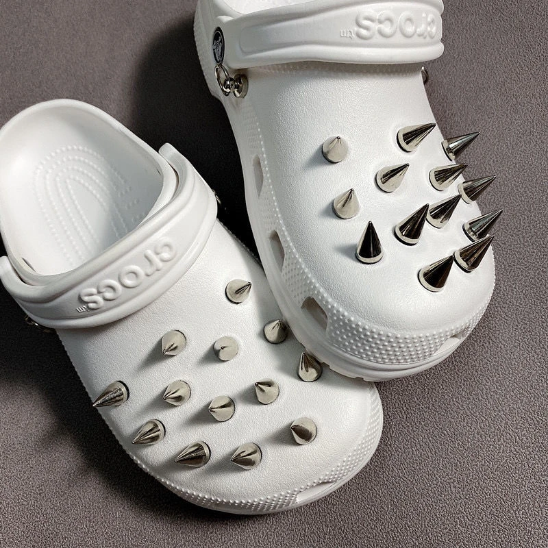 Dijes de Croc con Retro, de zapatos de diseñador para zuecos de cocodrilo, tendencia Rock Punk negro, regalos únicos para y niñas|Decoraciones de calzado| -