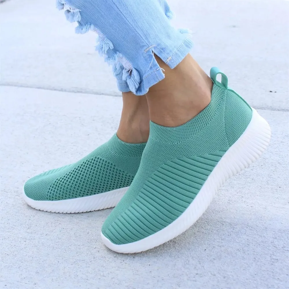 Zapatos vulcanizados de talla grande para mujer, zapatillas de calcetín transpirables sin cordones, de malla blanca, Tenis planos informales femeninos