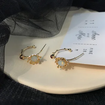 

Soft water mist blue flower earrings 2020 Royal Super fairy C- shaped all-match earring