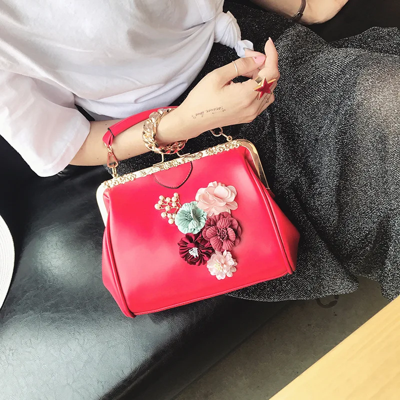 

2019 New Sweet Lady Pillow Bag Iron Clip Lock Flower Single Shoulder Leaning Women's Bag