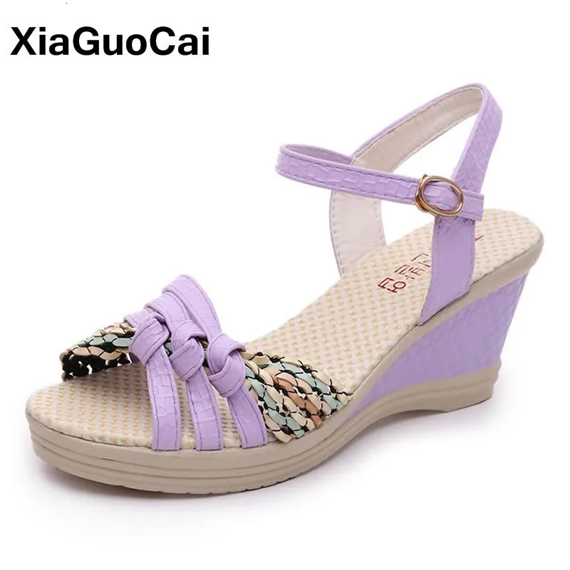 Женские летние туфли Милые классические сандалии для девушек на платформе