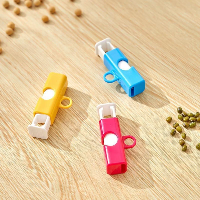 1Pcs Food Sealing Clips with Pour Spout Plastic Snack Storage Bag Clips  Packing Bags for Food New Kitchen Novelty Accessories - AliExpress