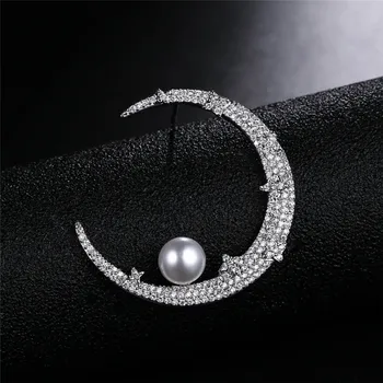 

TIF APN 925 Sterling Silver Stud Earrings, sleek and simple single moon pearl elegant temperament,simple ladies jewelry.