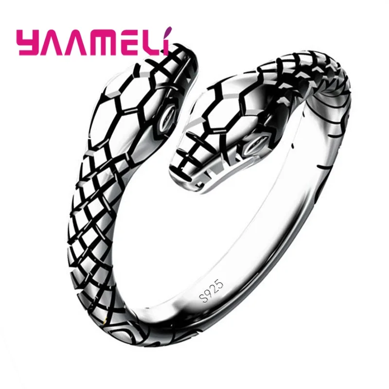 Минималистичное металлическое кольцо с головой змеи из настоящего