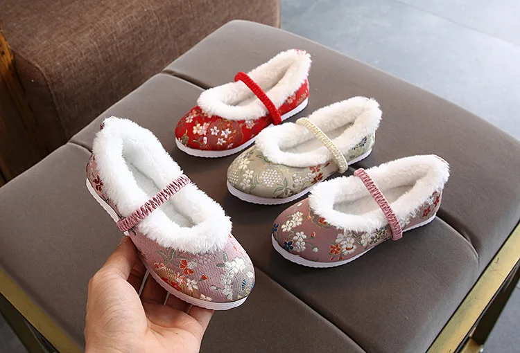 Детские кроссовки; зимняя теплая обувь Hanfu; Тканевая обувь для девочек в этническом стиле; Повседневная обувь из плюша с вышивкой для девочек; китайский стиль