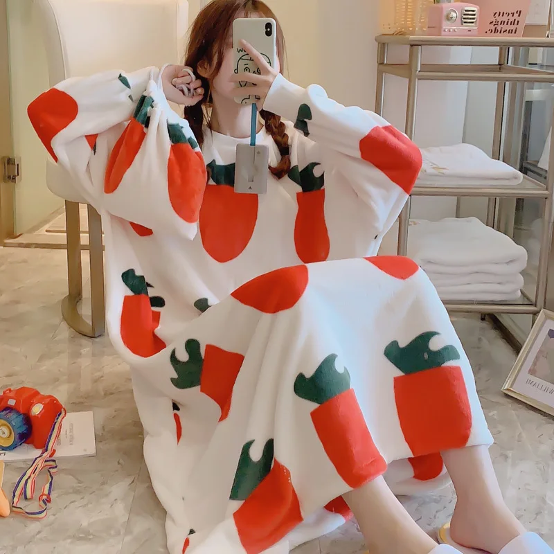 pajama Теплая фланелевая ночная рубашка для женщин, зимняя свободная теплая Коралловая бархатная длинная ночная рубашка, Клубничная Пижама с сумкой для хранения - Цвет: pajama