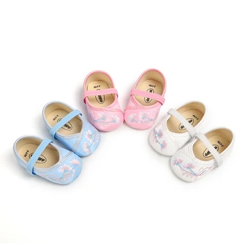 

Baby Girl 0-18M Toddler shoes Anti-Slip Casual Walking Shoes Floral Embroidery Design Sneakers newborn baby Walkers Shoes Autumn