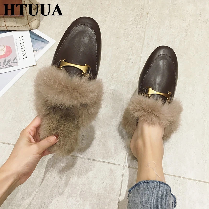 HTUUA; брендовые Меховые Туфли без задника с пряжкой; женские тапочки на плоской подошве; сезон осень-зима; теплые плюшевые кожаные лоферы без задника с пушистым мехом; SX3584