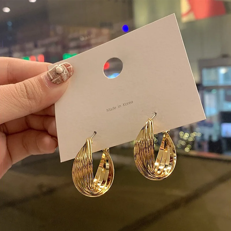 Exaggerated Geometry Twisted Hoop Earring For Female New Fashion Trendy Golden Elegant Graceful Earrings Women Jewelry | Украшения и