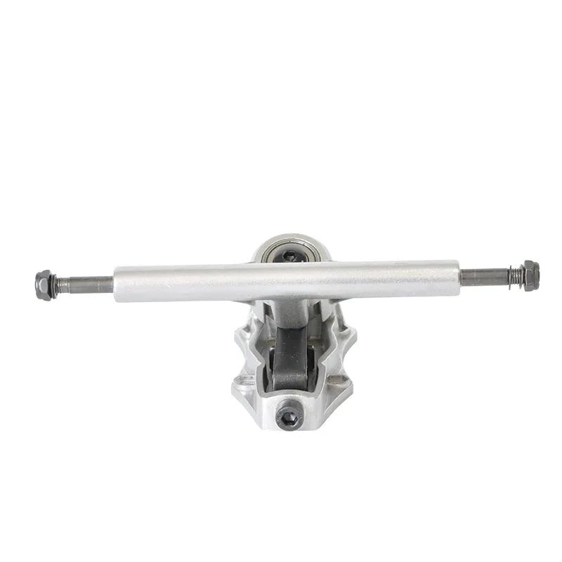 Skateboard trucks (4)