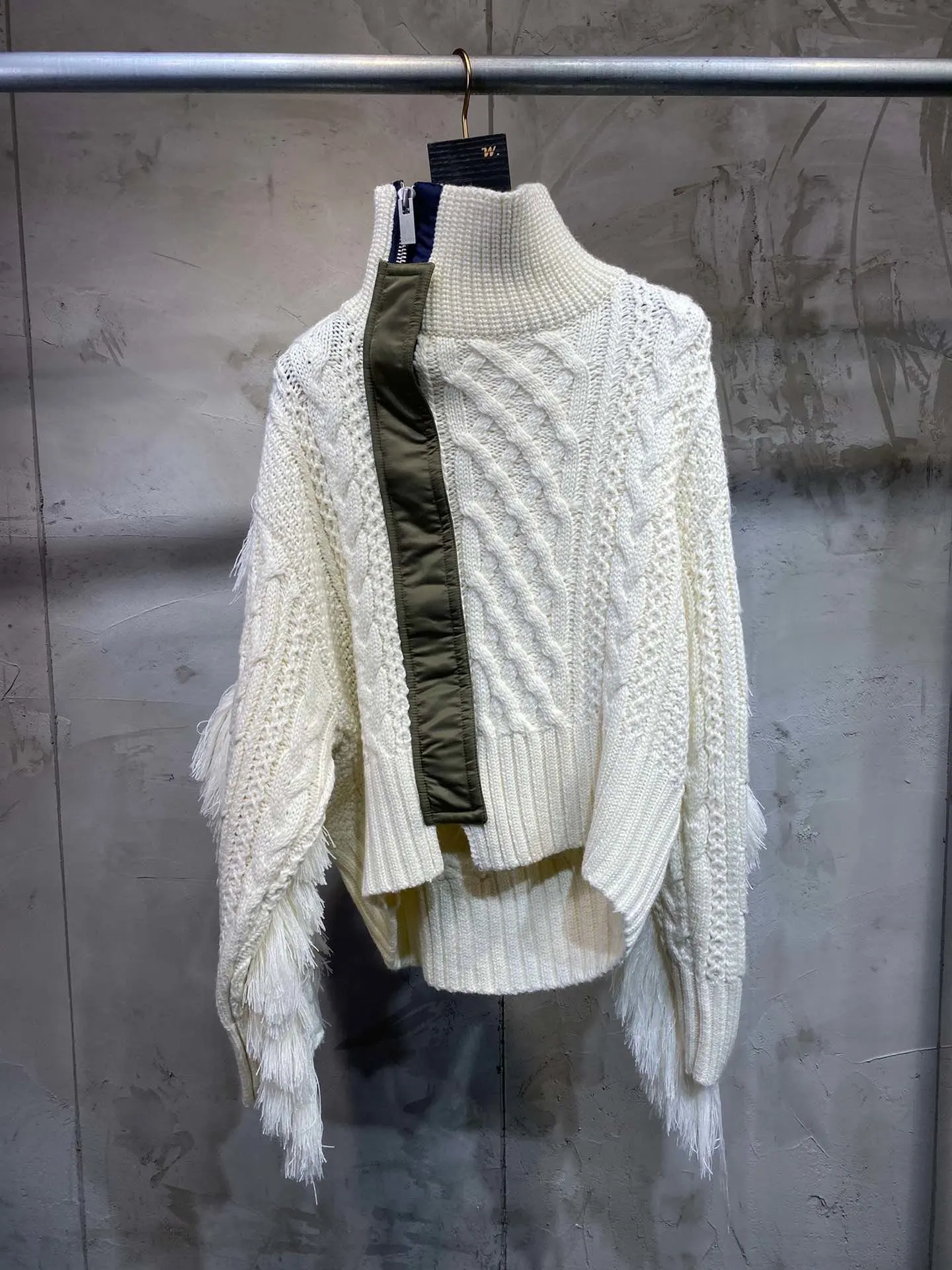 Женский модный сексуальный Повседневный свитер с длинными рукавами и высоким воротником с вышивкой и бахромой 1106