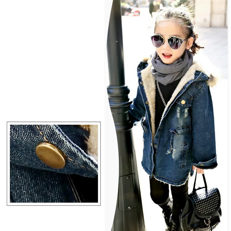 CYSINCOS/Детская Модная Джинсовая куртка для девочек; хлопковая Джинсовая Верхняя одежда с большим меховым воротником; осенне-зимняя плотная бархатная куртка