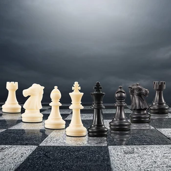 

Medieval Chess Pieces/Plastic Complete Chessmen International Word Chess Game Entertainment Black&White