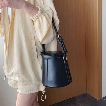 

NEW Original Design Fashion Shoulder Bag & Retro Messenger Bucket Bag Width 18cm Height 18cm Thickness 16cm