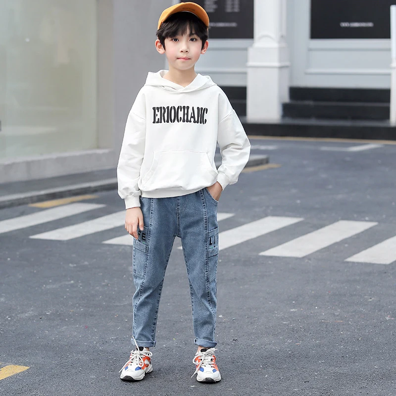 13296248807_1914644854