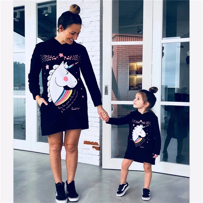

Family Matching Clothes Unicorn Print Mother Daughter Dress Long Sleeve Mommy and Me Hooded Sweatshirt Kids Cute Girls Dresses