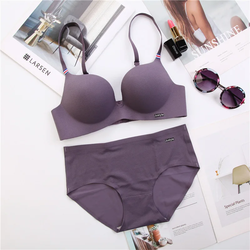 Бюстгальтер без косточек и трусики кружевное пикантное тонкое нижнее белье с