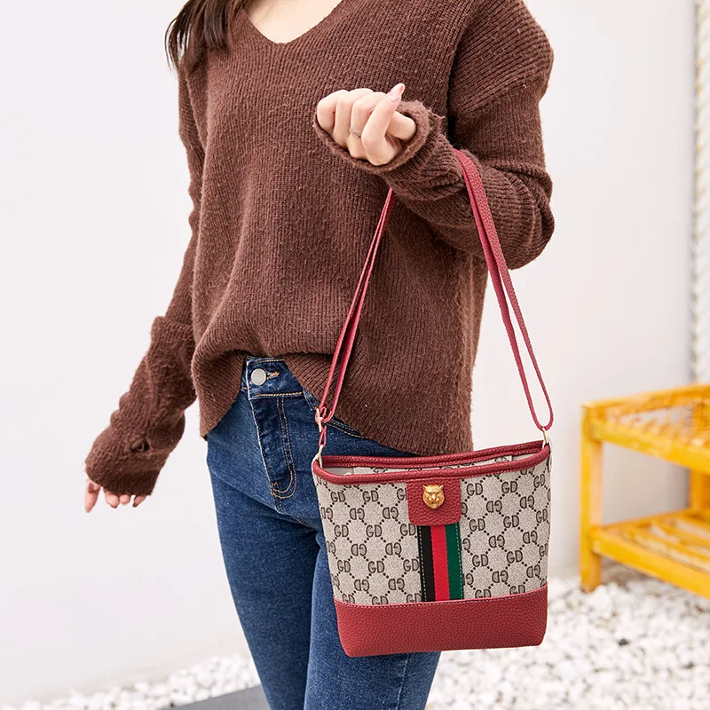 

Small Bag 2018 Korean-style New Style Cool WOMEN'S Bag Shoulder Bag Retro Hand Contrast Color Bucket Bag Bag
