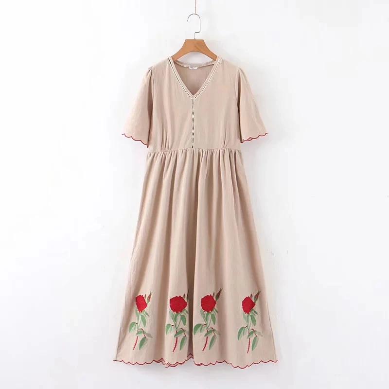 

Vacation Style V Neck Flare Sleeve Women Embroidery Midi Dress 2019 Autumn Leisure Lady Loose Elegant Dresses D3620