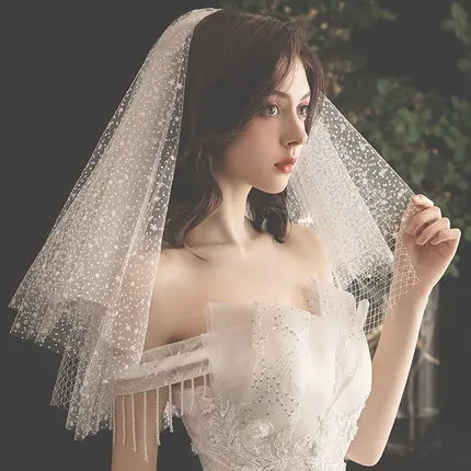 

Women's short Shining wedding veil with comb Multi-layer modeling with applique wedding veil short wedding accessories 2019
