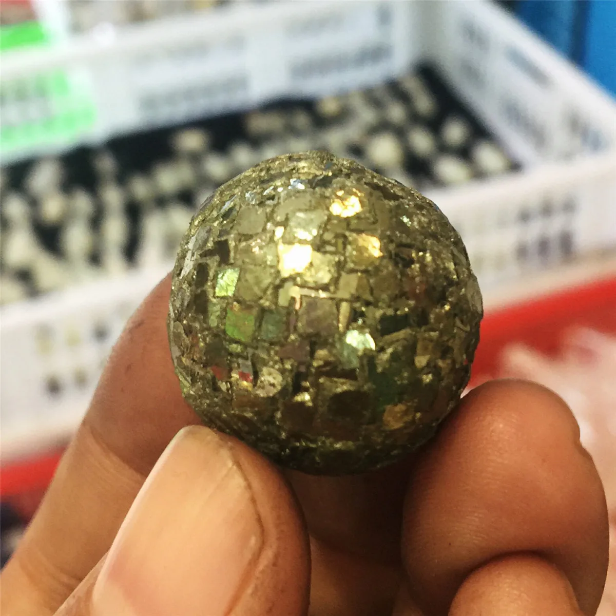 1 шт. AAAA редких натуральный мяч образцы минералов с кристаллами Колчедана камни оригинальные образцы минеральной кластеры
