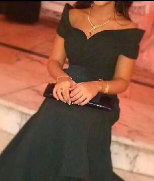 

Wholesale Custom made Cap Sleeves Black Velvet Evening dress Plus size Short Prom dresses Vestido de festa