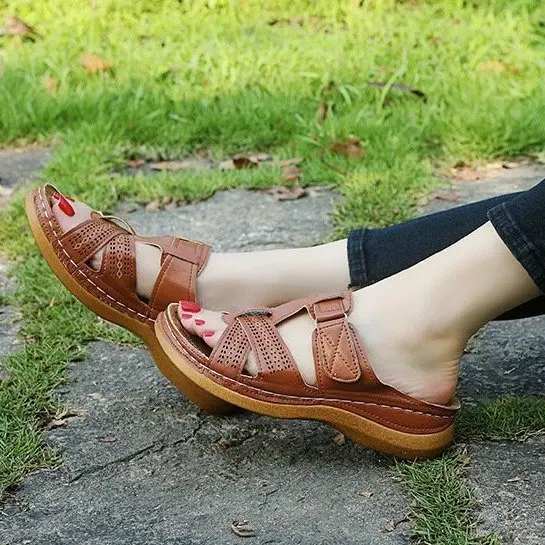 Sandalias informales de talla grande para mujer, zapatillas a la moda, ladera de fondo grueso con ropa antideslizante, zapatos de playa con agujeros