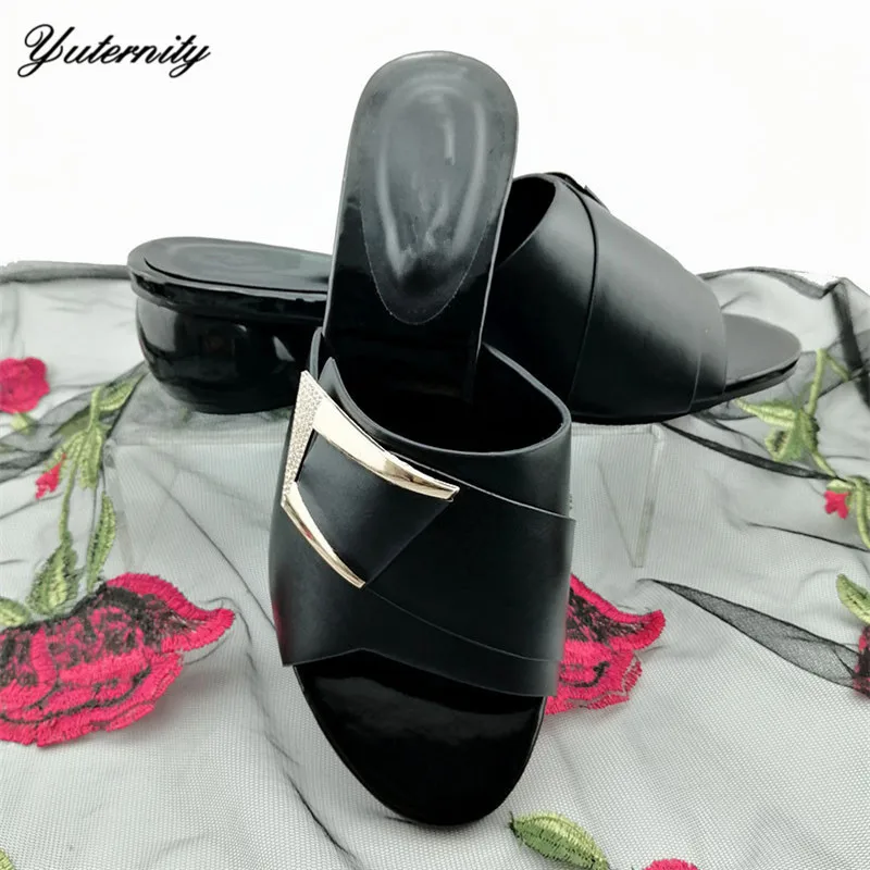 

Yuternity New Arrival Italian Shoes For Woman Dress PU Leather Strang Heels Shoes Metal Decoration Beach Shoes For Party On Sale