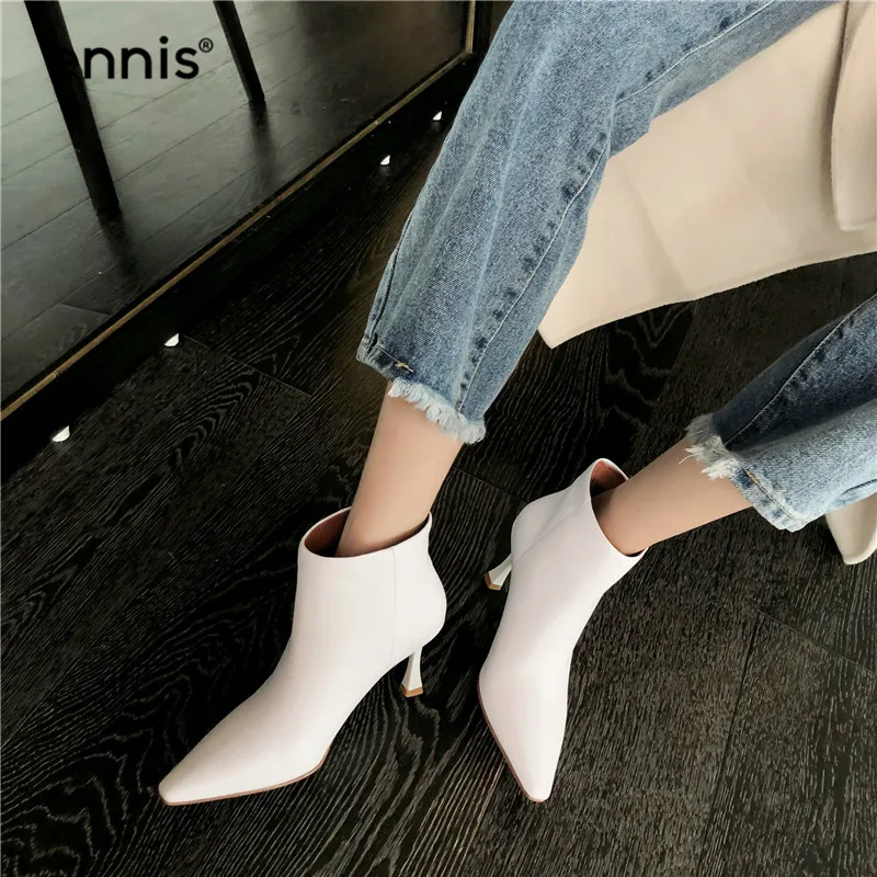 Эннис дизайнерские острый носок сапоги на шпильках Для женщин ботинки из натуральной кожи высокий тонкий каблук молодежные ботинки белого цвета на молнии туфли-лодочки A9195