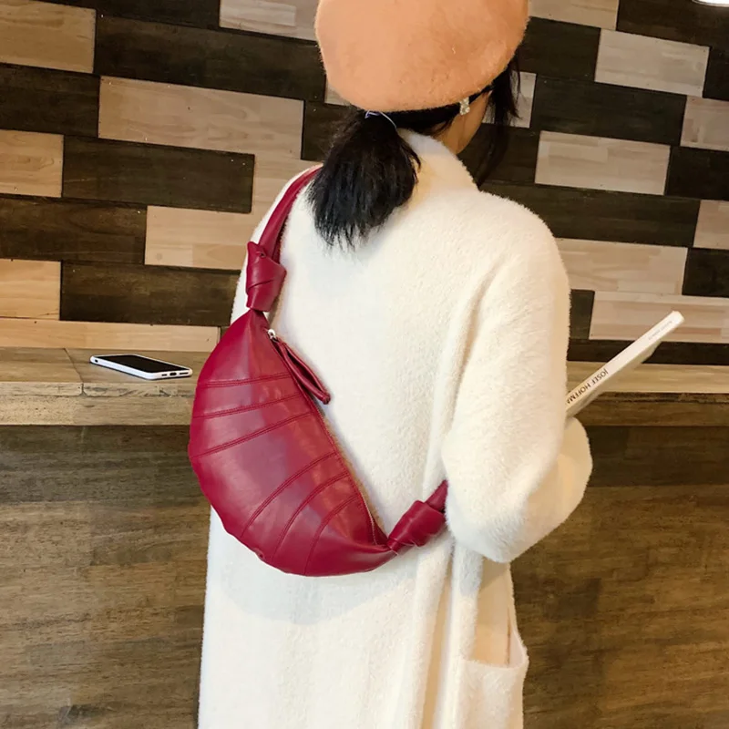 New Ladies Dumplings Package Simple Fashion Trend Wild Personality Shoulder Messenger Bag Purse Ins Chic Chest Bag Black