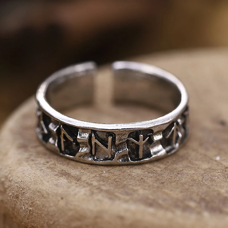 Vintage Viking Finger Ring Ethnic Totem Rune Men Geometric Shaped Titanium Steel Fashion Locomotive Jewelry Gifts