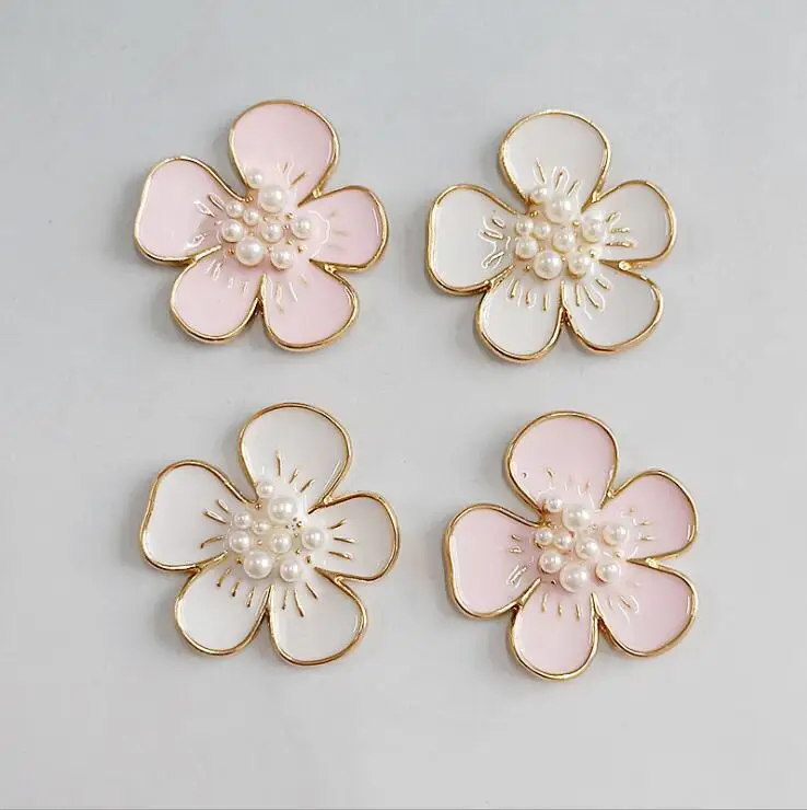 Botones de 12,5 mm en forma de rosa blanca con v/ástago trasero