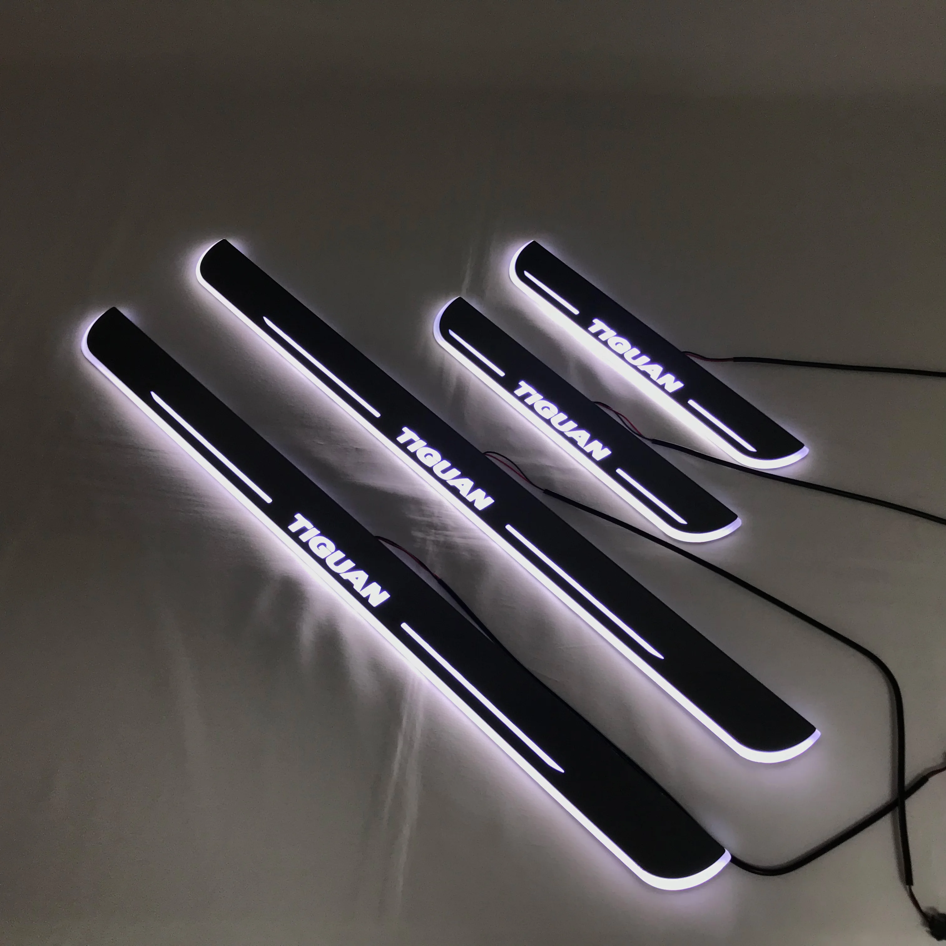 

led moving door scuff for Volkswgen Tiguan special-purpose ynamic door sill plate welcome lamp lining overlay Flow/fixed light